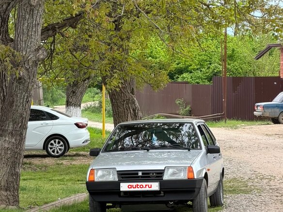 2003 Lada (ВАЗ) 21093i, серебристый, 420000 рублей - вид 4