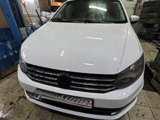 2017 Volkswagen Polo V Рестайлинг, белый, 550000 рублей, вид 1