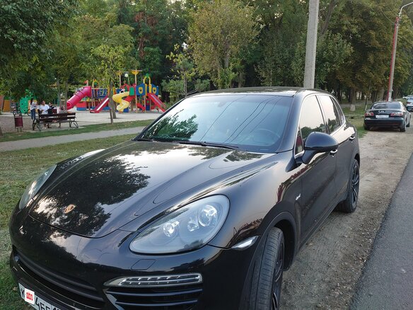 2014 Porsche Cayenne Diesel II (958), чёрный, 2700000 рублей - вид 2