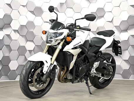 2011 Suzuki GSR 750, белый, 599000 рублей, вид 2