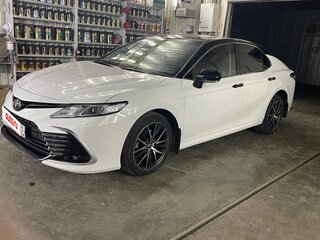 2021 Toyota Camry VIII (XV70) Рестайлинг, белый, 1799999 рублей, вид 2