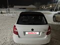 2010 Skoda Fabia II Рестайлинг, белый, 400000 рублей - вид 3