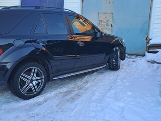 2005 Mercedes-Benz M-Класс 350 II (W164), чёрный, 900000 рублей, вид 4