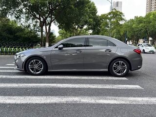 2022 Mercedes-Benz A-Класс 180 IV (W177), серый, 1950000 рублей, вид 2