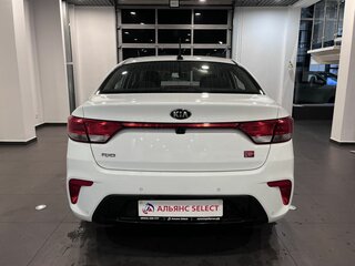2018 Kia Rio IV, белый, 1380000 рублей, вид 4