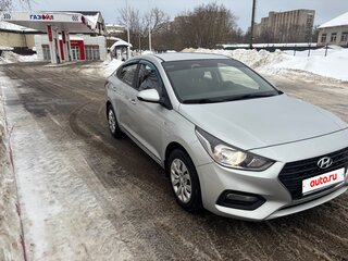2017 Hyundai Solaris II, серебристый, 1350000 рублей, вид 2