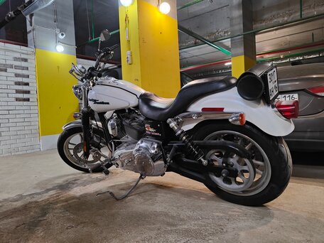 2006 Harley-Davidson Dyna Super Glide, белый, 850000 рублей, вид 3