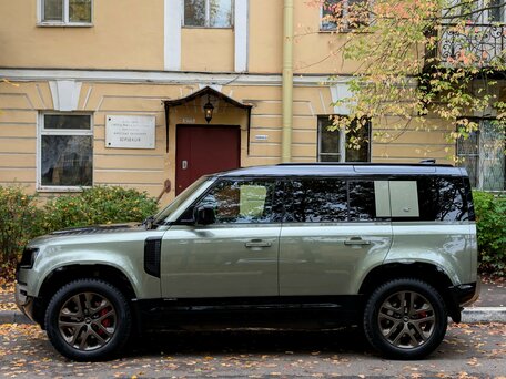 2021 Land Rover Defender 110 II, зелёный, 8340000 рублей, вид 1