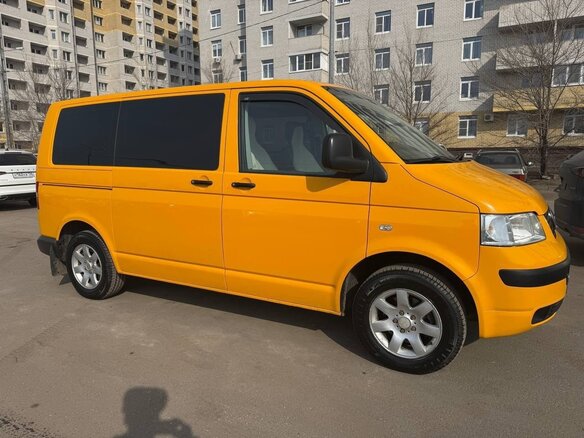 2008 Volkswagen Transporter, жёлтый, 1450000 рублей - вид 4
