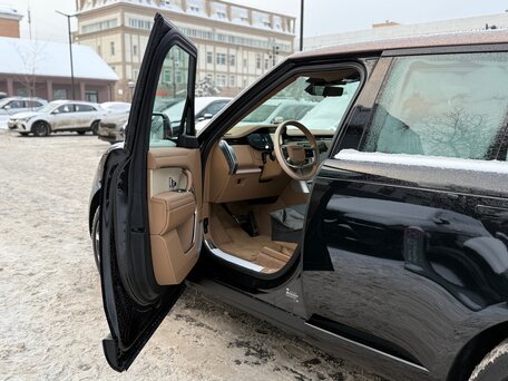 2026 Land Rover Range Rover P615 MHEV V, чёрный, 28340000 рублей, вид 4