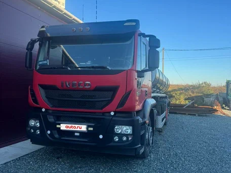 2016 Iveco Stralis, красный, 8000000 рублей, вид 1