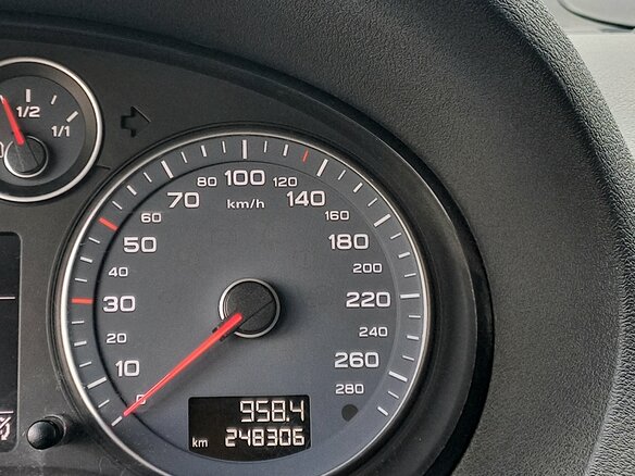 2011 Audi A3 II (8P) Рестайлинг 2, белый - вид 12