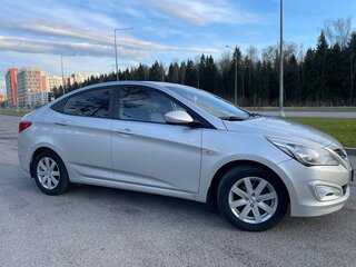 2016 Hyundai Solaris I Рестайлинг, серебристый, 1180000 рублей, вид 5