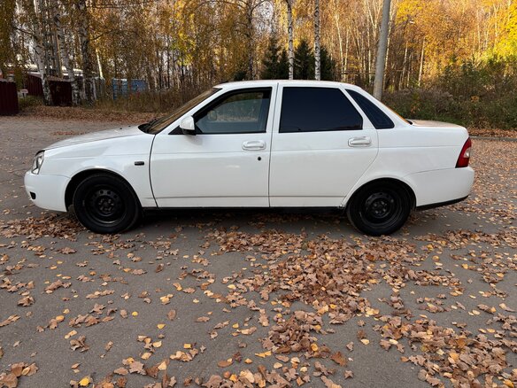 2013 Lada (ВАЗ) Priora I Рестайлинг, белый, 280000 рублей - вид 5