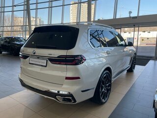 2025 BMW X7 40i I (G07) Рестайлинг, белый, 17250000 рублей, вид 5