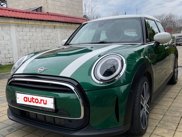 2021 Mini Hatch Cooper III (F55/F56) Рестайлинг 2, зелёный, 2700000 рублей - вид 3