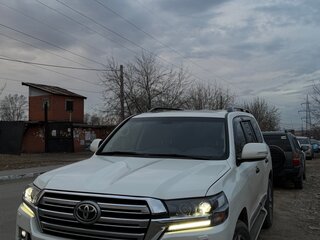 2015 Toyota Land Cruiser 200 Series Рестайлинг 1, белый, 4500000 рублей, вид 1