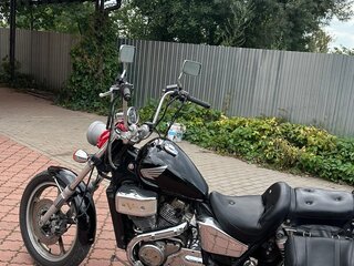 Honda NV 750