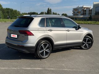 2018 Volkswagen Tiguan II, серебристый, 2990000 рублей, вид 4