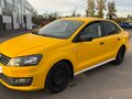 2016 Volkswagen Polo V Рестайлинг, жёлтый, 590000 рублей