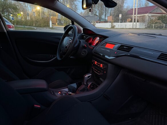 2010 Citroen C5 II, красный, 600000 рублей - вид 5