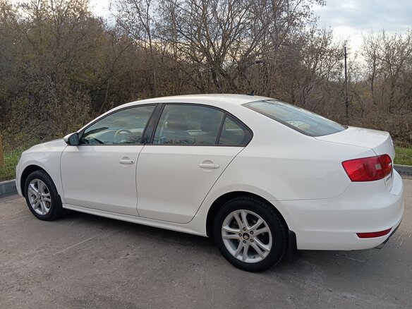 2012 Volkswagen Jetta VI, белый, 990000 рублей - вид 3