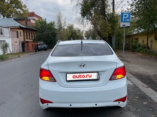 2015 Hyundai Solaris I Рестайлинг, белый, 549000 рублей, вид 3