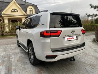 2022 Toyota Land Cruiser 300 Series, белый, 10500000 рублей, вид 2