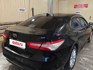 2021 Toyota Camry VIII (XV70) Рестайлинг, чёрный, 3500000 рублей, вид 3
