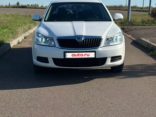 2013 Skoda Octavia II (A5) Рестайлинг, белый, 550000 рублей, вид 2