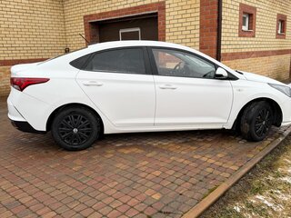 2021 Hyundai Solaris II Рестайлинг, белый, 1100000 рублей, вид 3