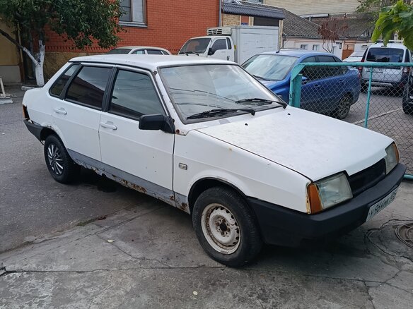 1999 Lada (ВАЗ) 21099, белый, 42000 рублей - вид 4