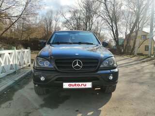 2001 Mercedes-Benz M-Класс 430 I (W163), чёрный, 850000 рублей, вид 1