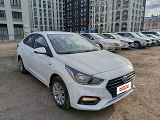 2019 Hyundai Solaris II, белый, 890000 рублей, вид 3
