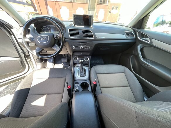 2013 Audi Q3 I (8U), белый - вид 1