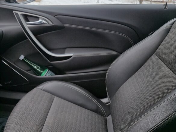 2012 Opel Astra GTC J Рестайлинг, чёрный, 1000050 рублей - вид 9