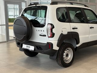 2026 Lada (ВАЗ) Niva Travel I Рестайлинг, белый, 1528000 рублей, вид 5