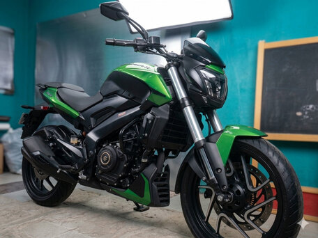 2021 Bajaj Dominar 400, зелёный, 350000 рублей, вид 2