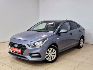 2017 Hyundai Solaris II, серый, 940000 рублей, вид 1