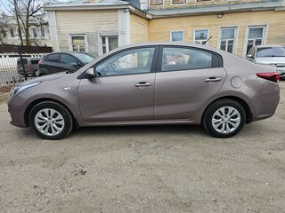 2019 Kia Rio IV, коричневый, 1350000 рублей, вид 3
