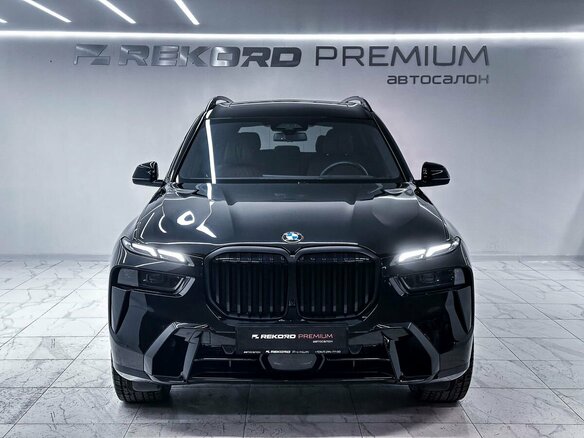 2024 BMW X7 40d I (G07) Рестайлинг, чёрный, 13300000 рублей - вид 3