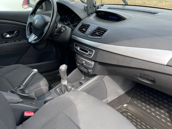 2012 Renault Fluence I, бежевый, 630000 рублей - вид 8