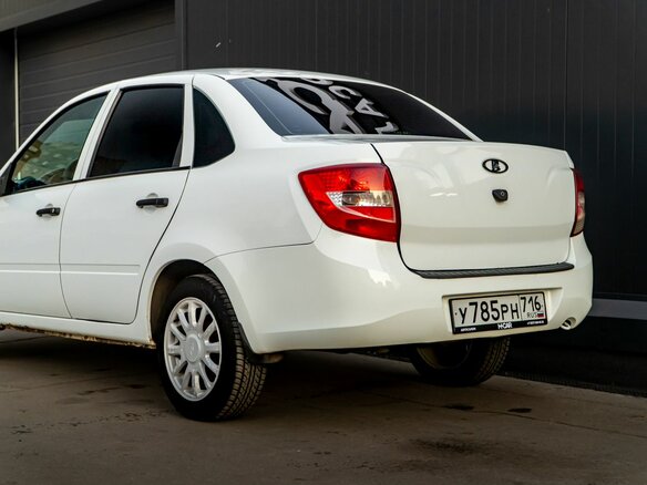 2014 Lada (ВАЗ) Granta I, белый, 390000 рублей - вид 5
