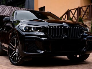 2022 BMW X6 30d III (G06), чёрный, 9000000 рублей, вид 2