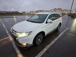 2016 Mitsubishi Outlander III Рестайлинг 2, белый, 1750000 рублей, вид 1