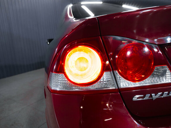 2006 Honda Civic VIII, красный - вид 9