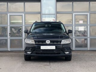 2020 Volkswagen Tiguan II, чёрный, 1852000 рублей, вид 2