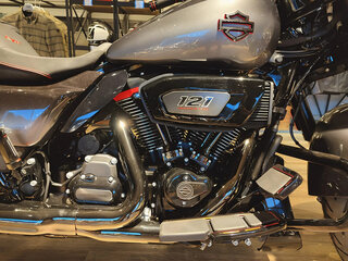 2025 Harley-Davidson CVO Street Glide, серый, 5790000 рублей, вид 2