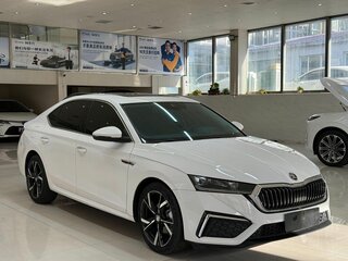 2022 Skoda Octavia IV (A8), белый, 2180000 рублей, вид 3