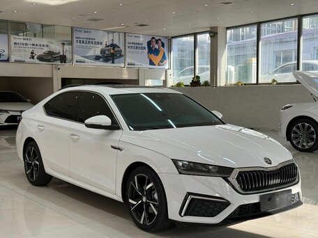 2022 Skoda Octavia IV (A8), белый, 2180000 рублей, вид 3